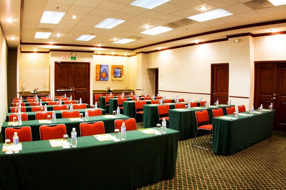 Courtyard By Marriott San Luis Potosi Hotel Buitenkant foto