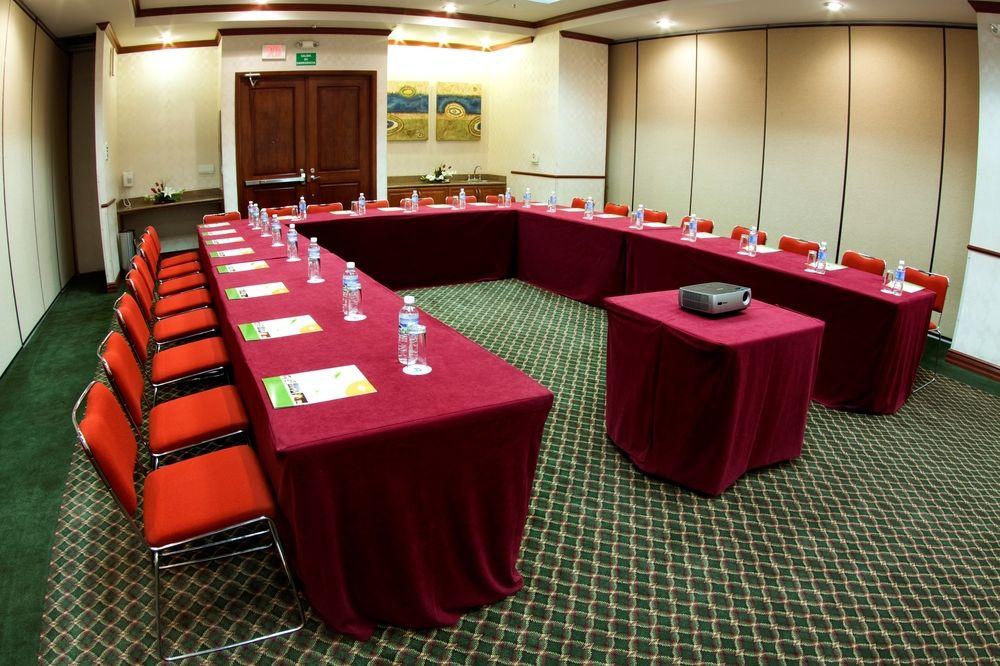 Courtyard By Marriott San Luis Potosi Hotel Buitenkant foto