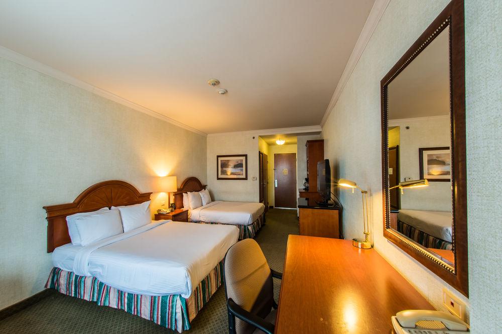 Courtyard By Marriott San Luis Potosi Hotel Buitenkant foto