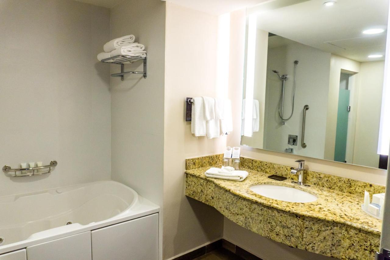 Courtyard By Marriott San Luis Potosi Hotel Buitenkant foto