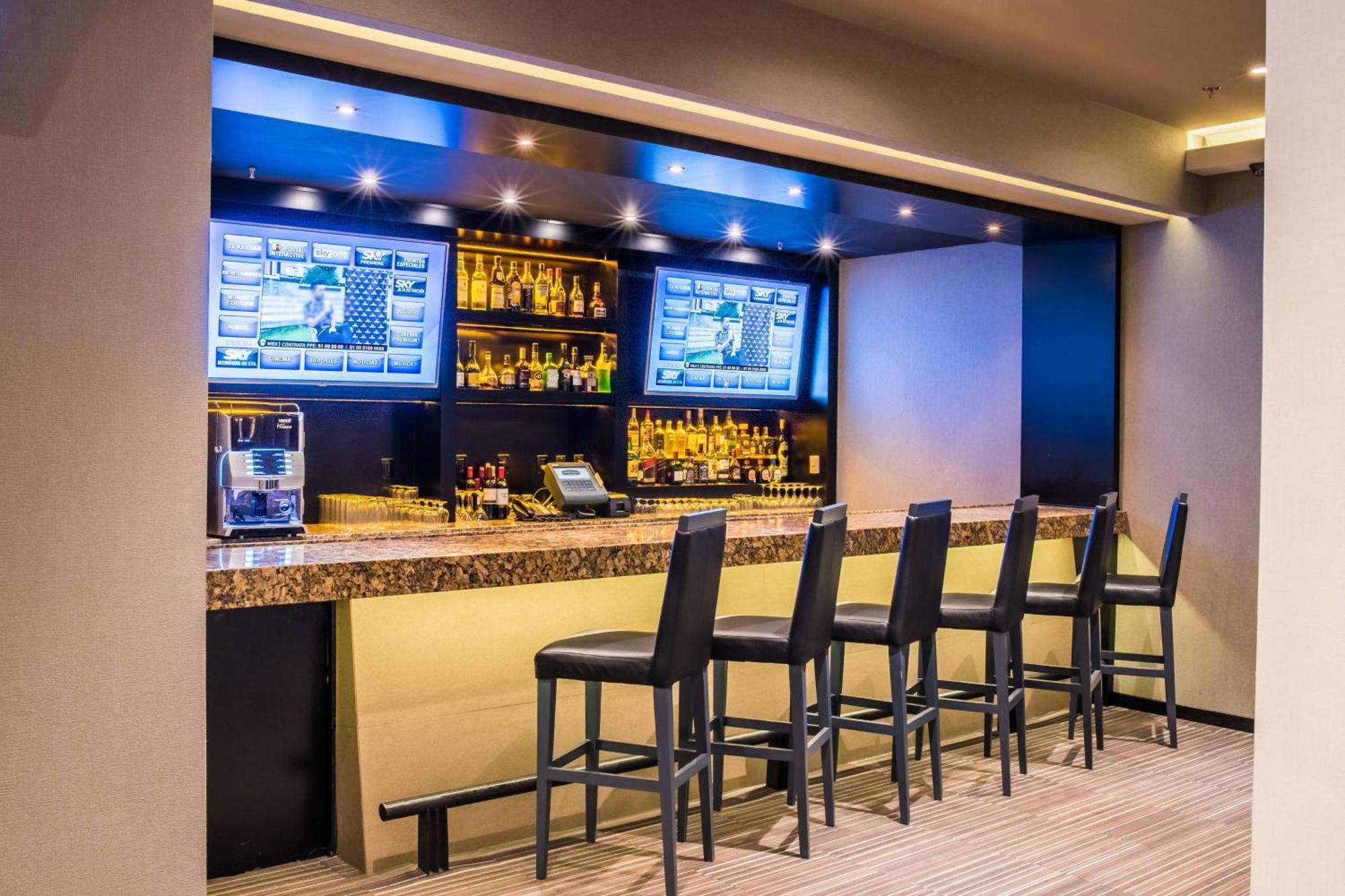 Courtyard By Marriott San Luis Potosi Hotel Buitenkant foto