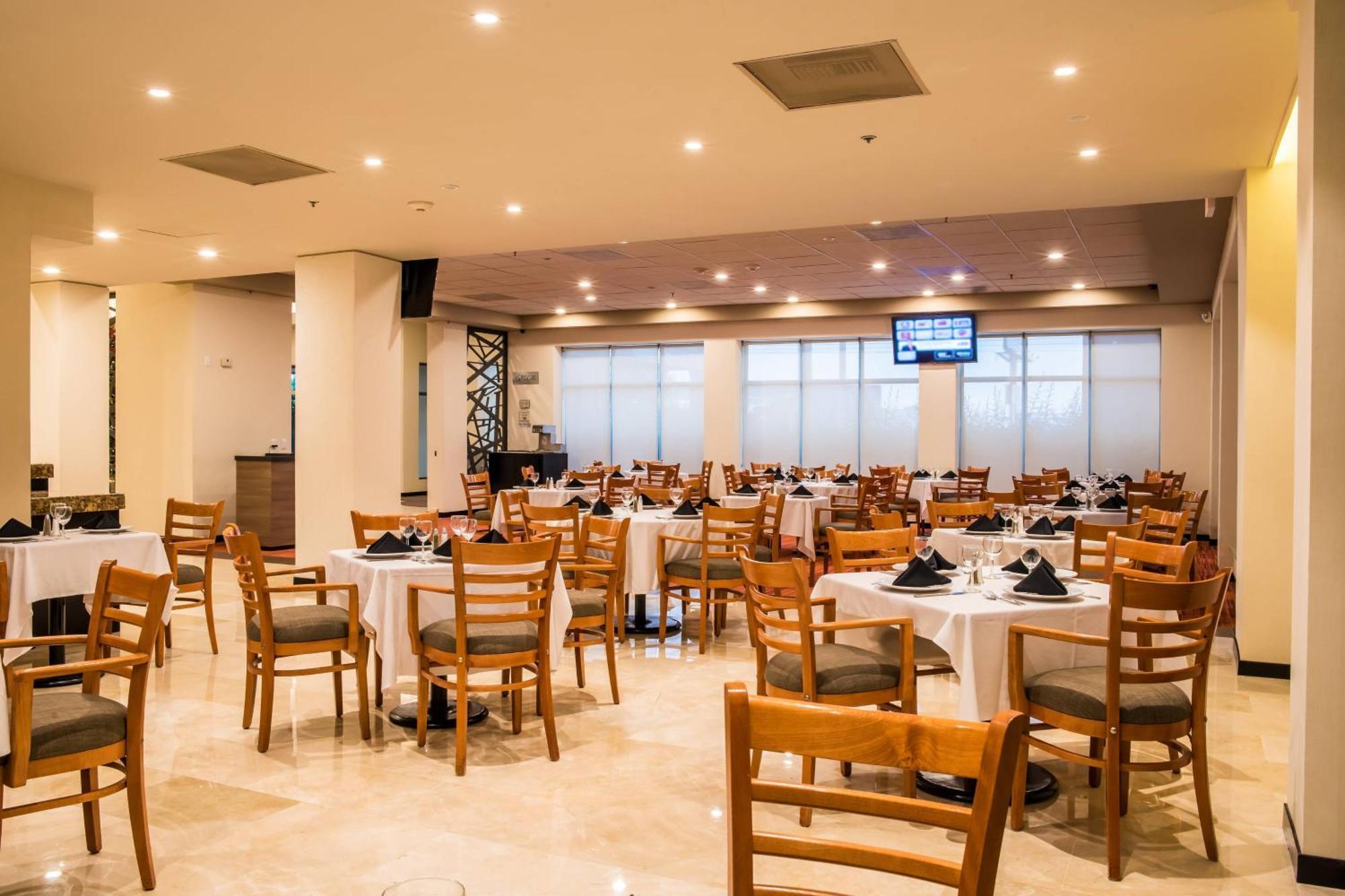 Courtyard By Marriott San Luis Potosi Hotel Buitenkant foto